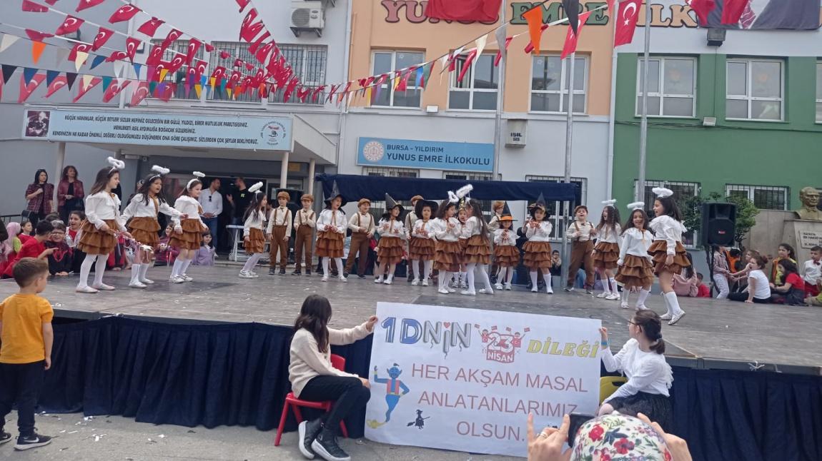 Türk Halk Oyunları Artvin Yöresi Kursu kursiyerlerimiz 23 Nisan Ulusal Egemenlik ve Çocuk Bayramı’nı çeşitli dans gösterileri ile kutladı